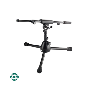 Soporte bajo de micrófono con base de trípode plegable König & Meyer